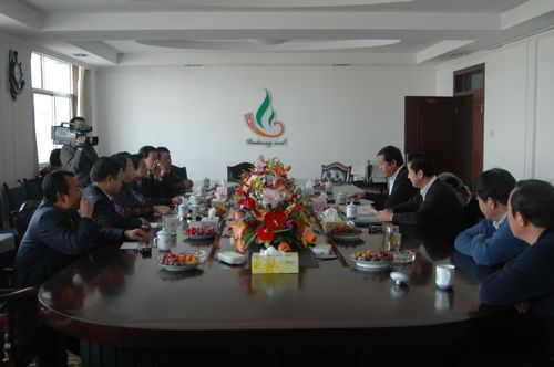 瓜州縣、金塔縣領(lǐng)導(dǎo)來公司慰問