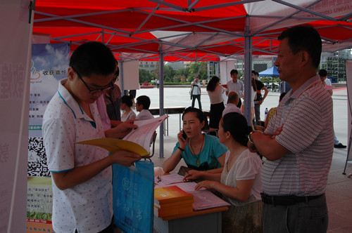 筑巢引鳳，吸納人才 敦煌種業(yè)參加酒泉市人社局組織的大型人才招聘會(huì)