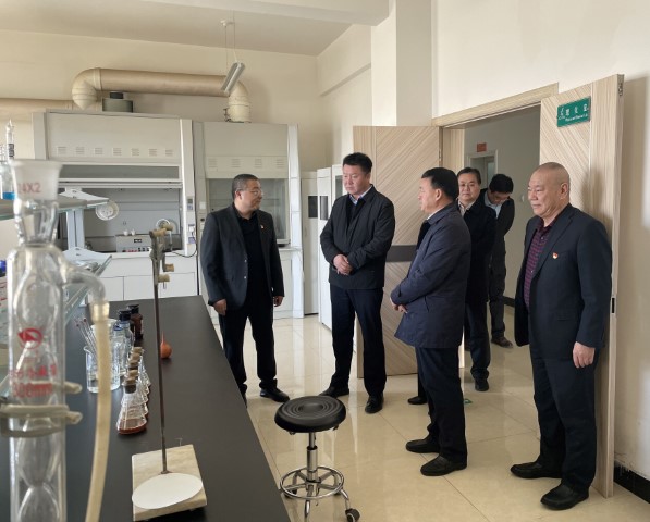 酒泉市政府黨組成員、副市長哈里別克來敦煌種業(yè)調(diào)研指導工作